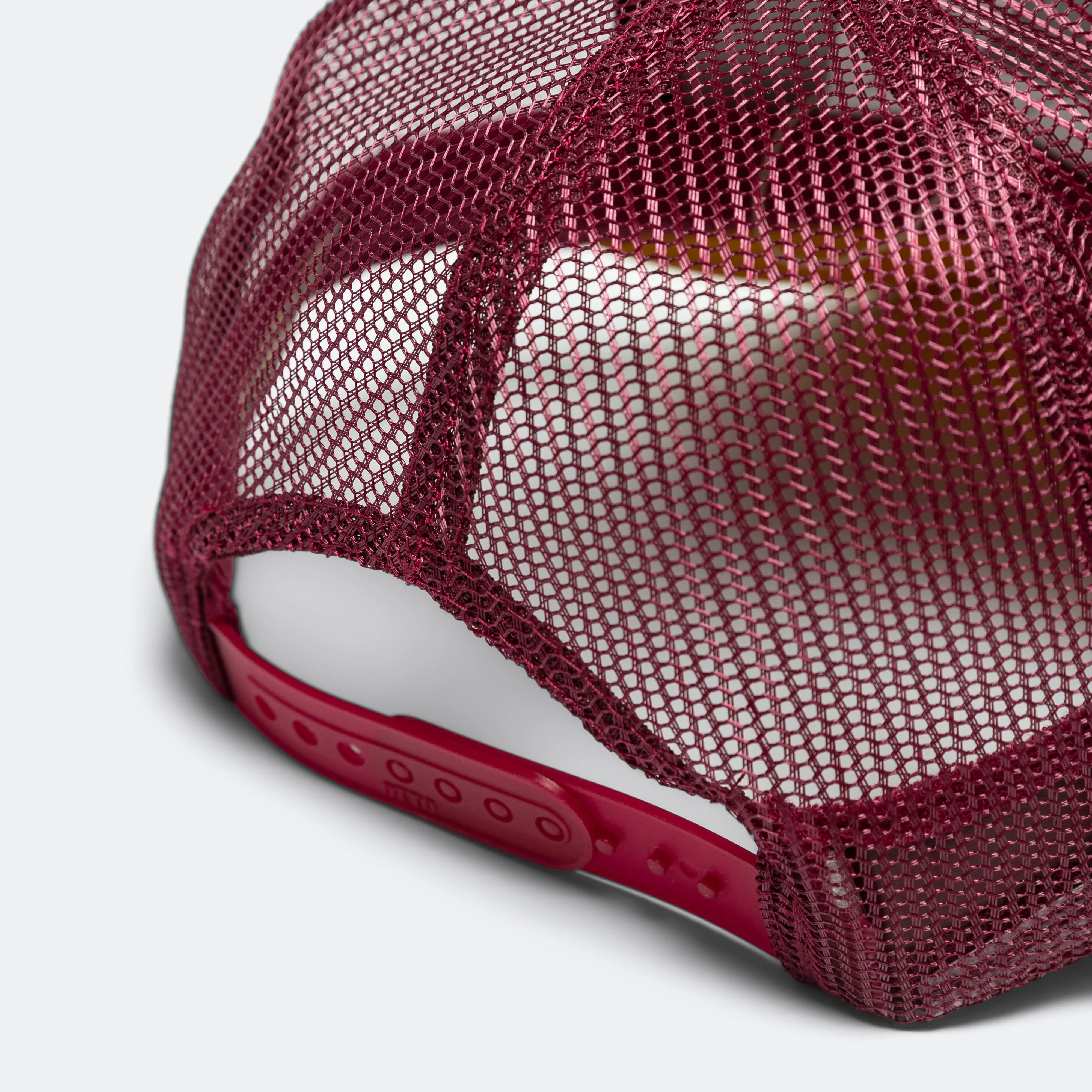 FREE WHEELIN' Trucker Cap - Burgundy