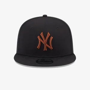 New Era | NEW YORK YANKEES LEAGUE ESSENTIAL BLACK 9FIFTY SNAPBACK CAP  { BLACK