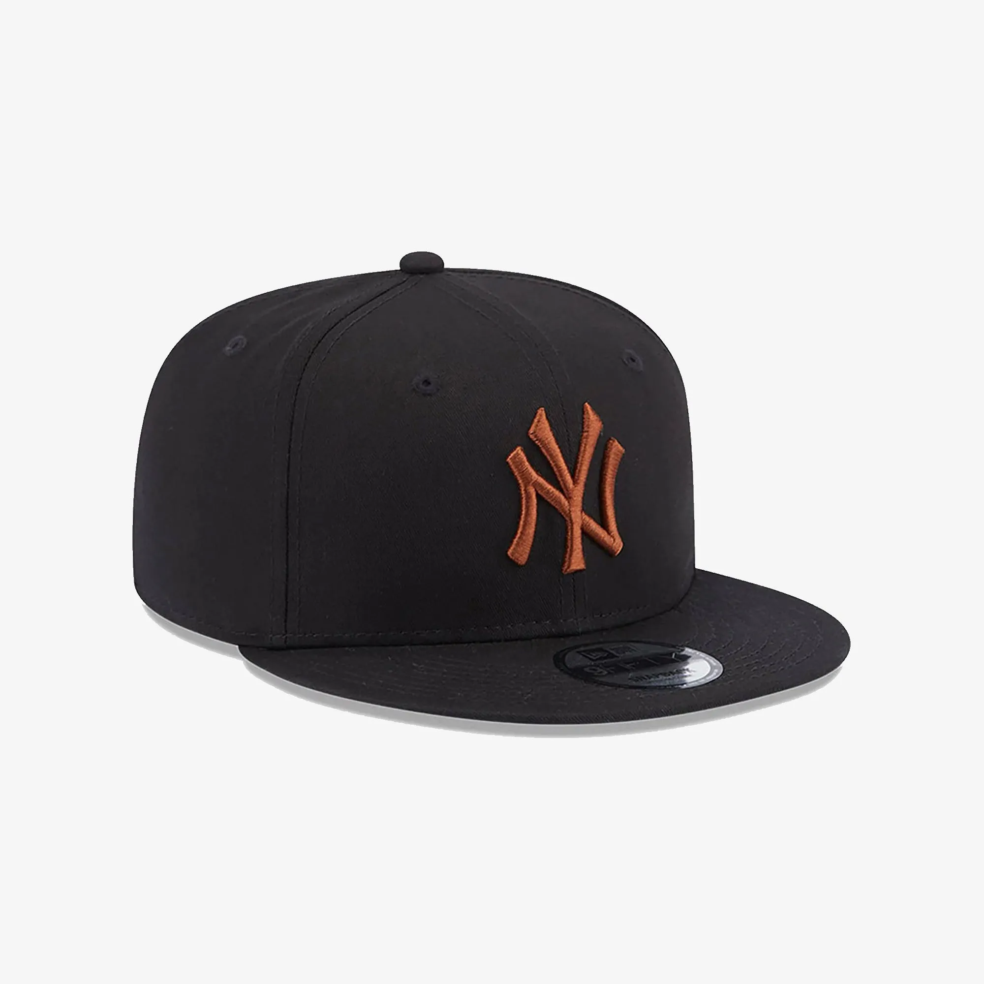 New Era | NEW YORK YANKEES LEAGUE ESSENTIAL BLACK 9FIFTY SNAPBACK CAP  { BLACK